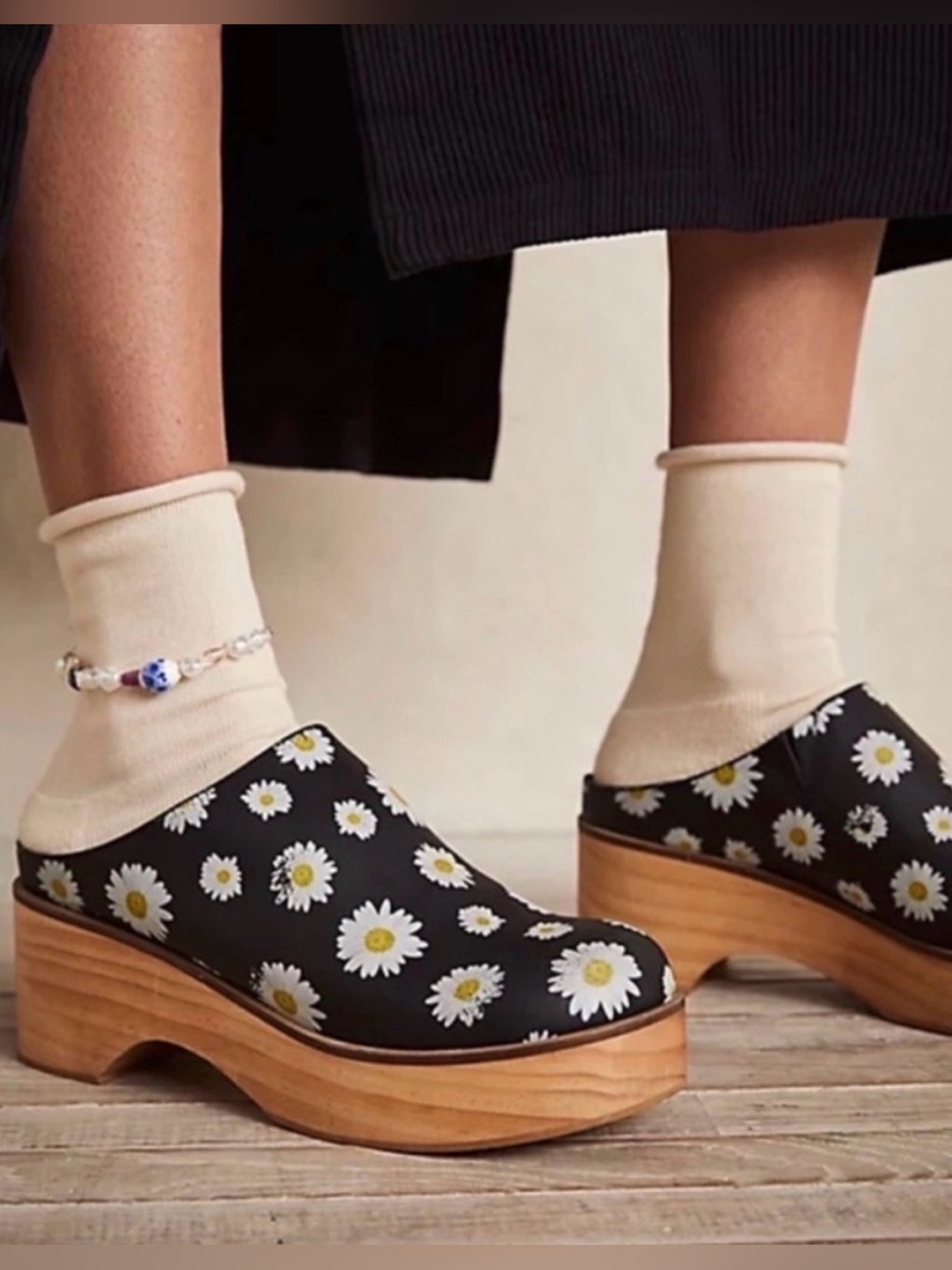 Free People Daisy
Conversational Clog Boho
Cottagecore size 36 1/2 NWOT - Picture 2 of 9